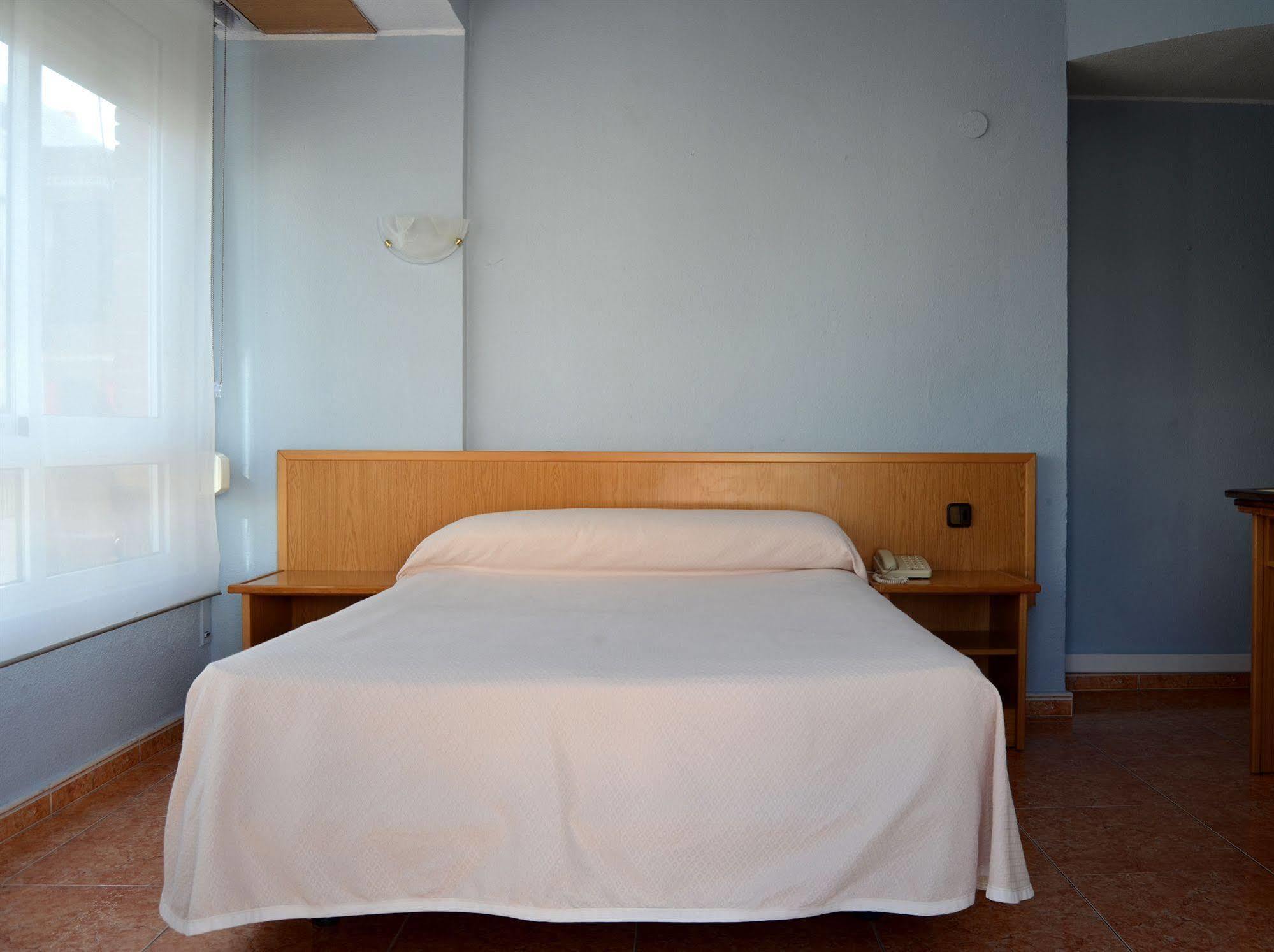 Hotel Cervantes อาลิกันเต ภายนอก รูปภาพ