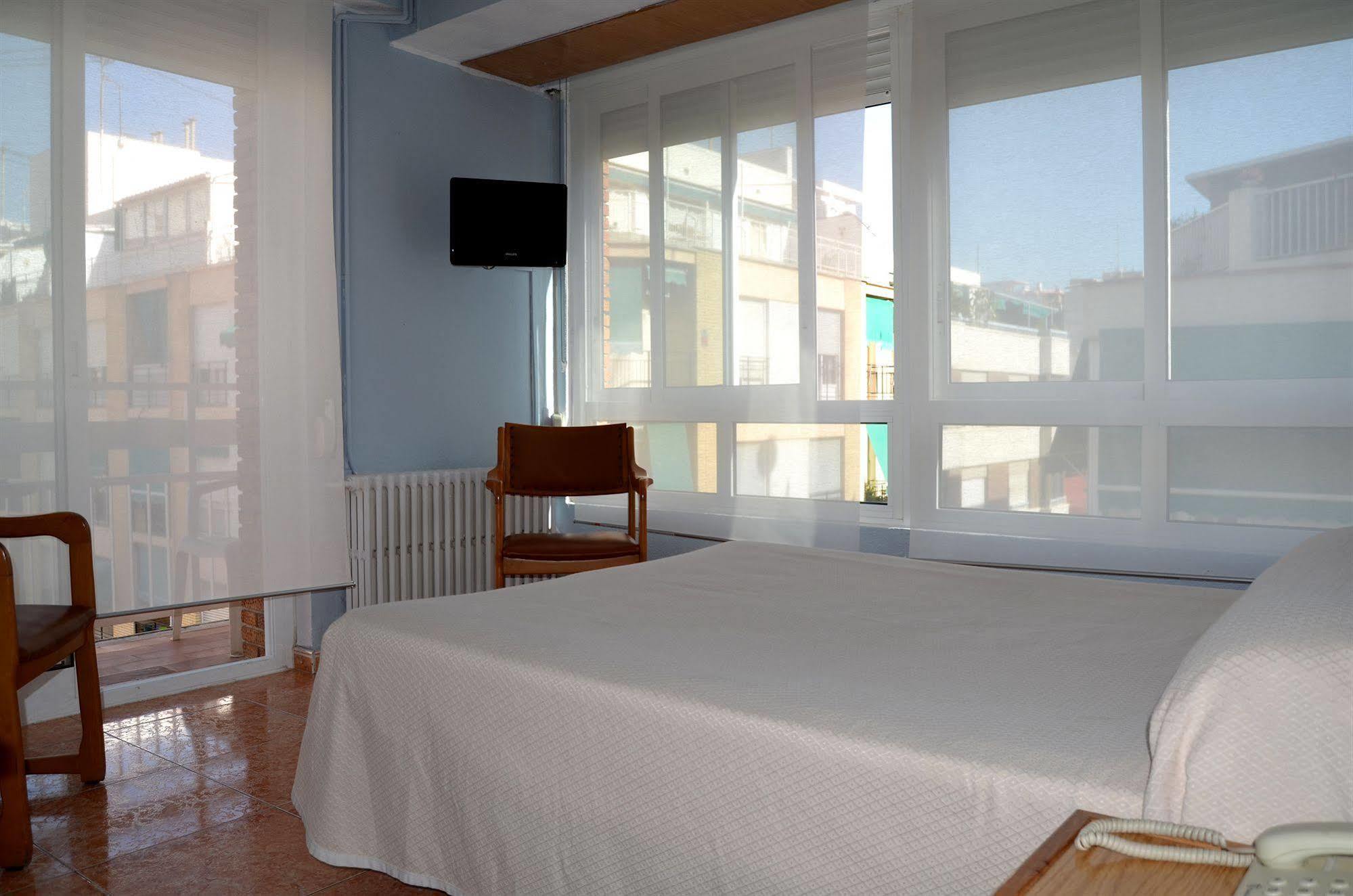 Hotel Cervantes อาลิกันเต ภายนอก รูปภาพ